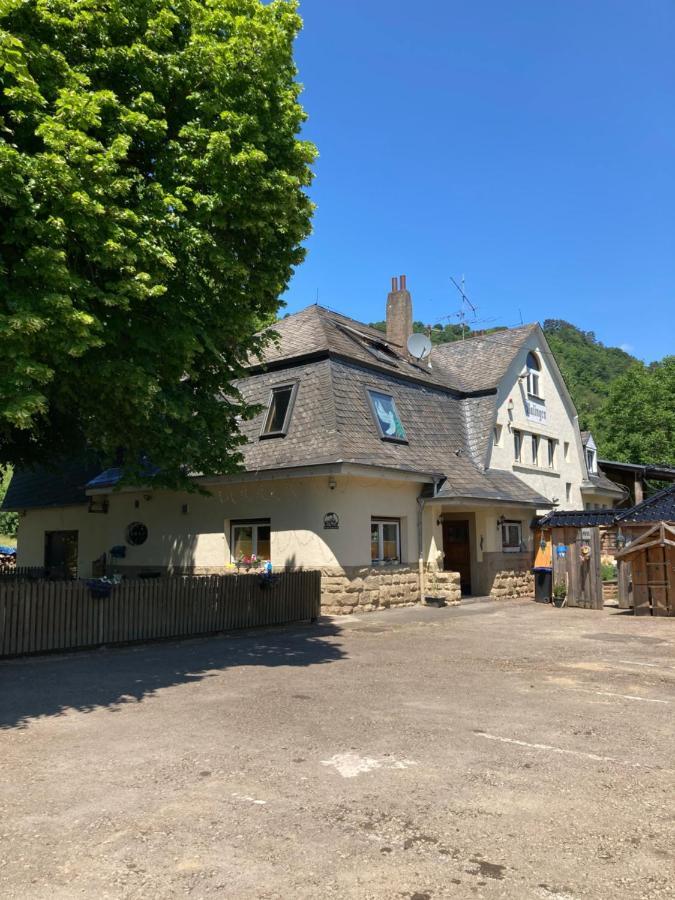 Ferienwohnung Bergs Bahnhof Ralingen Exterior foto